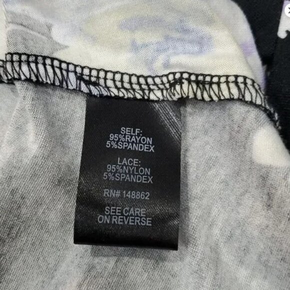 616-35 Torrid Super soft Black lace floral tiered babydoll top Size 2 16/18 - Picture 10 of 11